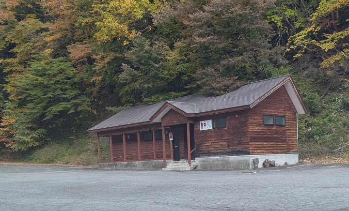 ① 弥勒寺駐車場
